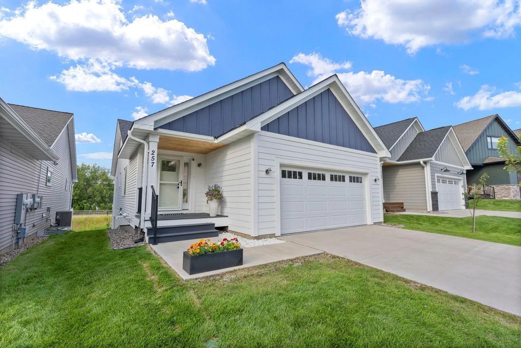 257 Mccarrons Place W, Roseville