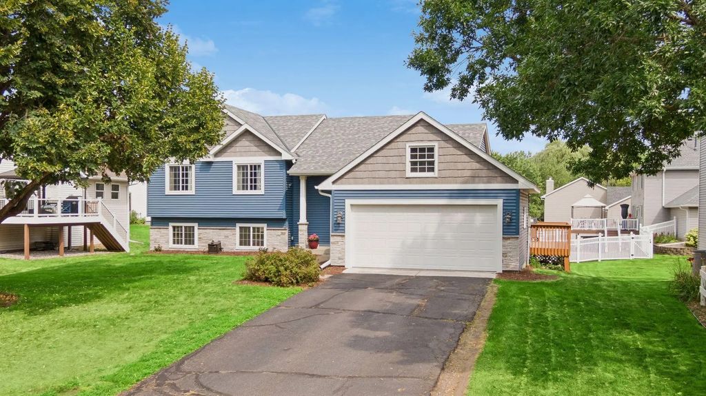 1649 Regatta Drive, Woodbury