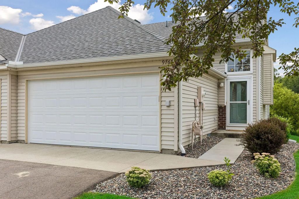 9765 Zinnia Lane N, Maple Grove