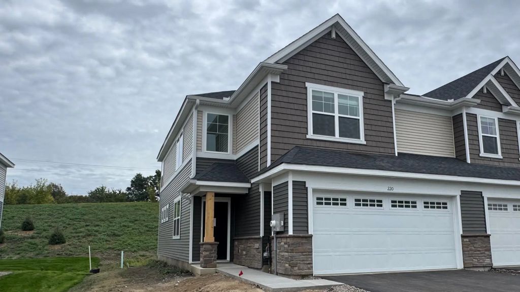 220 Huntington Drive, Waconia