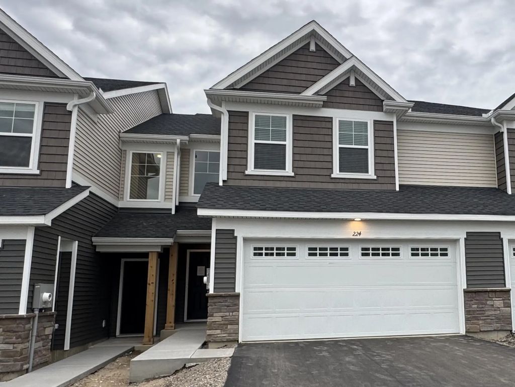 224 Huntington Drive, Waconia
