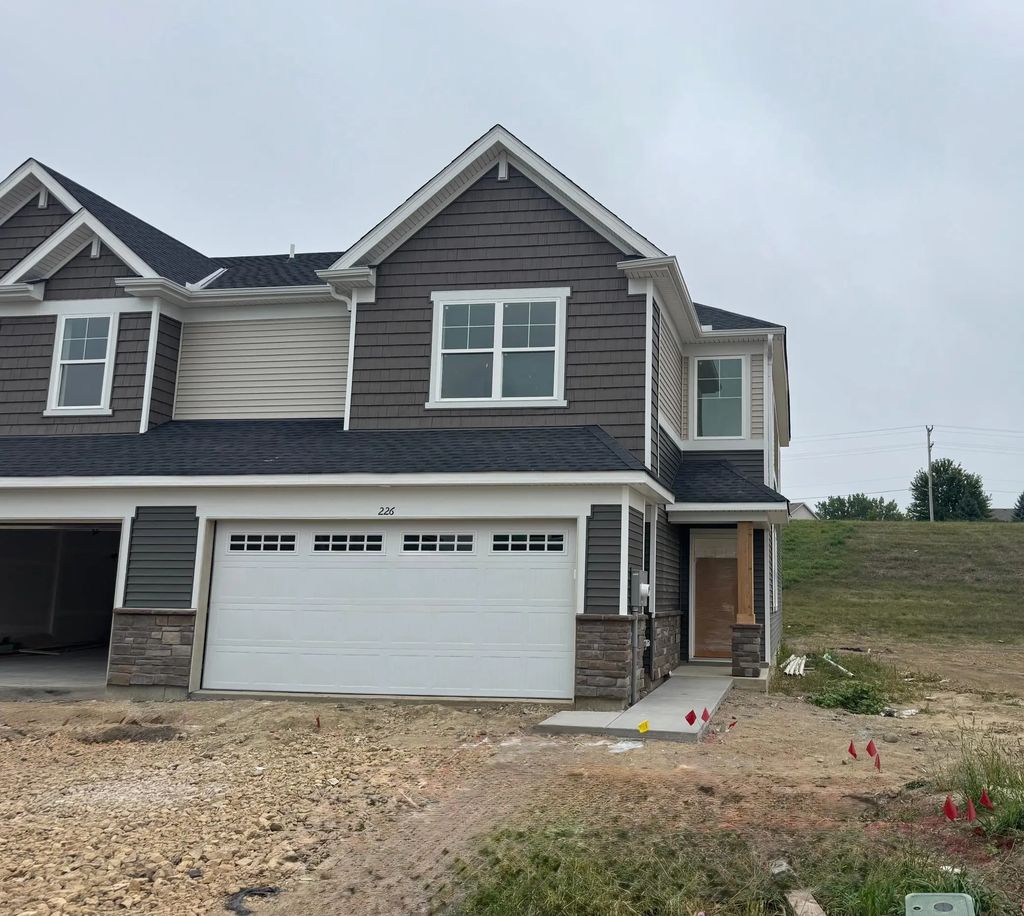 226 Huntington Drive, Waconia