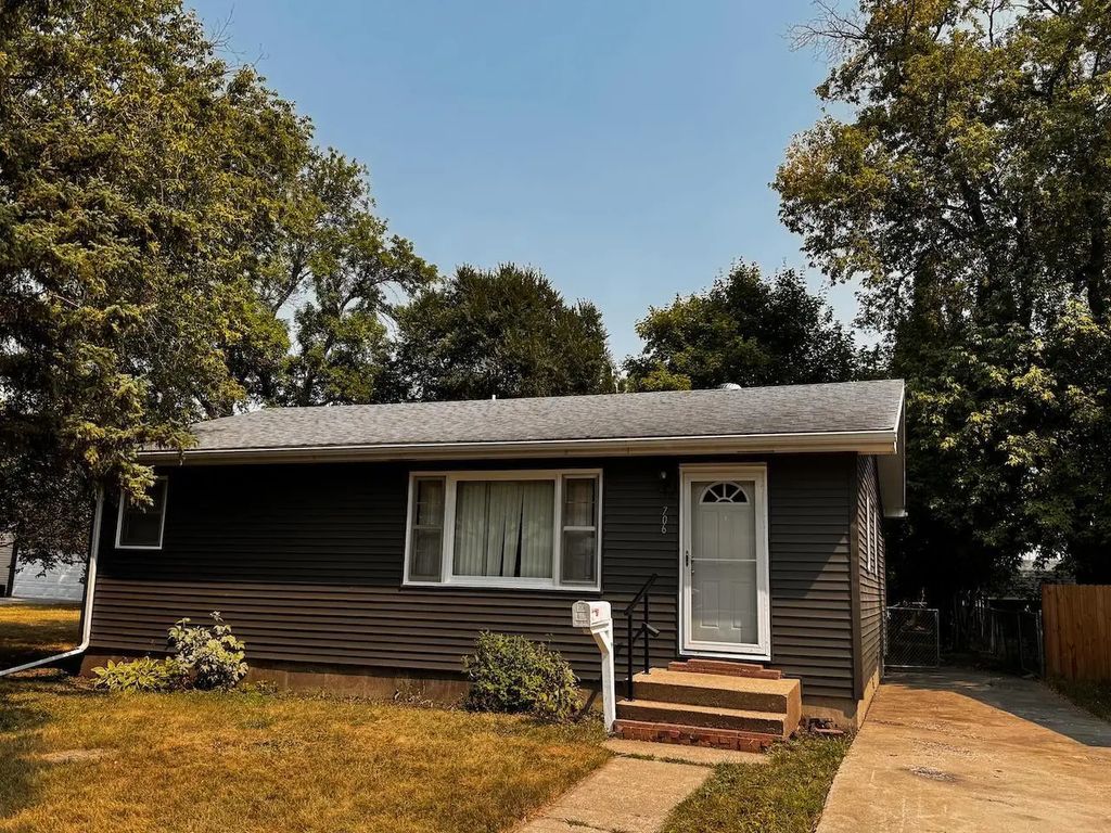 706 20th Street N, Moorhead