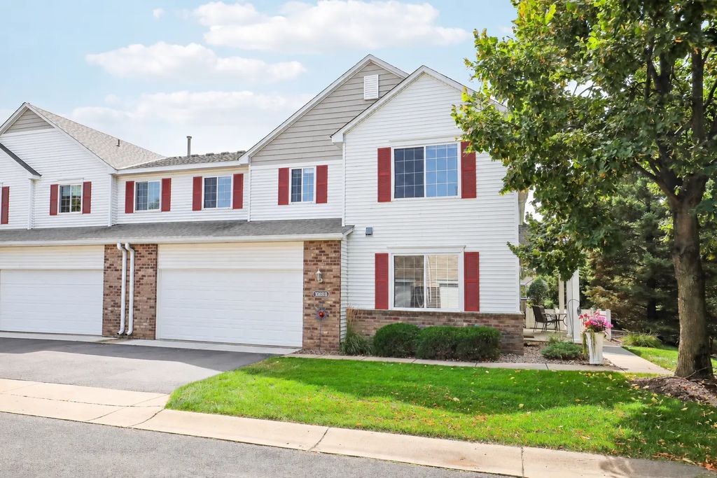 10881 Oak Grove Circle B, Woodbury