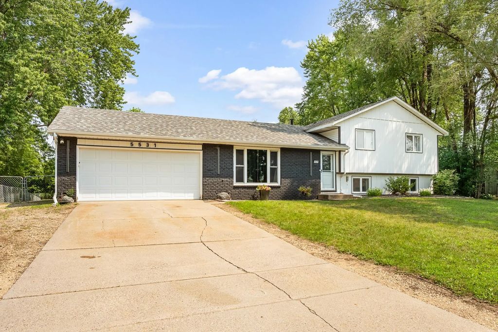 5531 128th Street W, Apple Valley