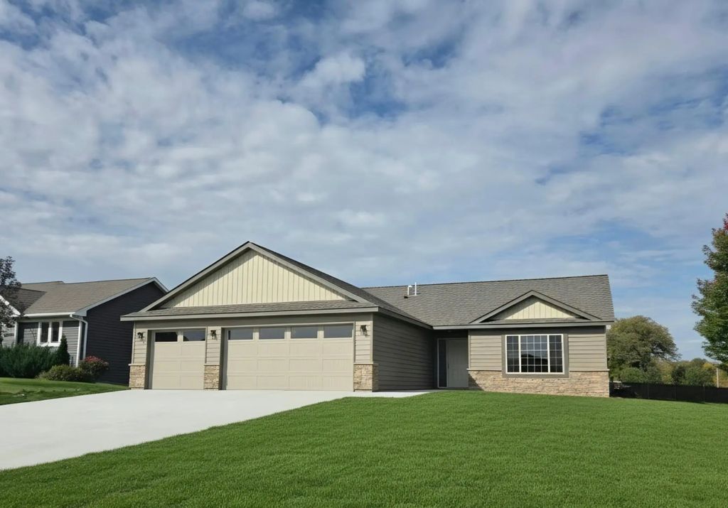 350 Stoneridge Lane Ne, Owatonna