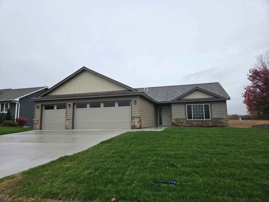 350 Stoneridge Lane Ne, Owatonna