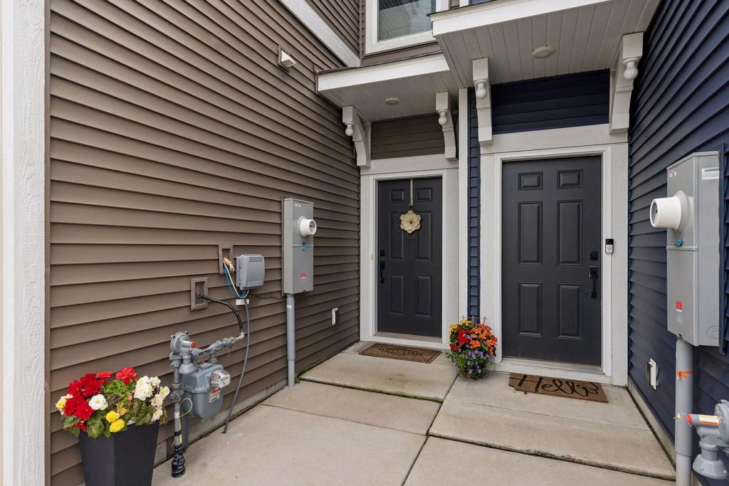 9729 4th Street N, Lake Elmo