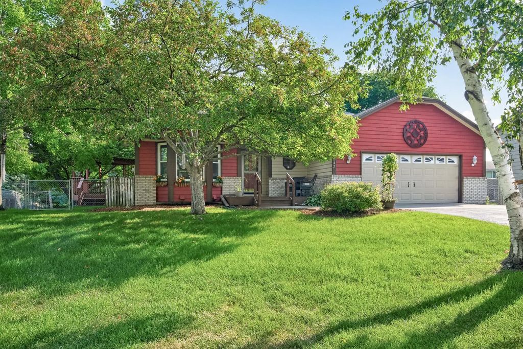 12347 Zea Street Nw, Coon Rapids