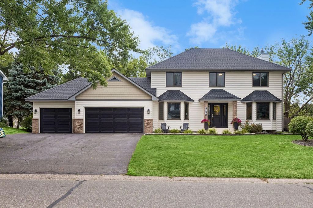 9136 Pinehurst Road, Woodbury