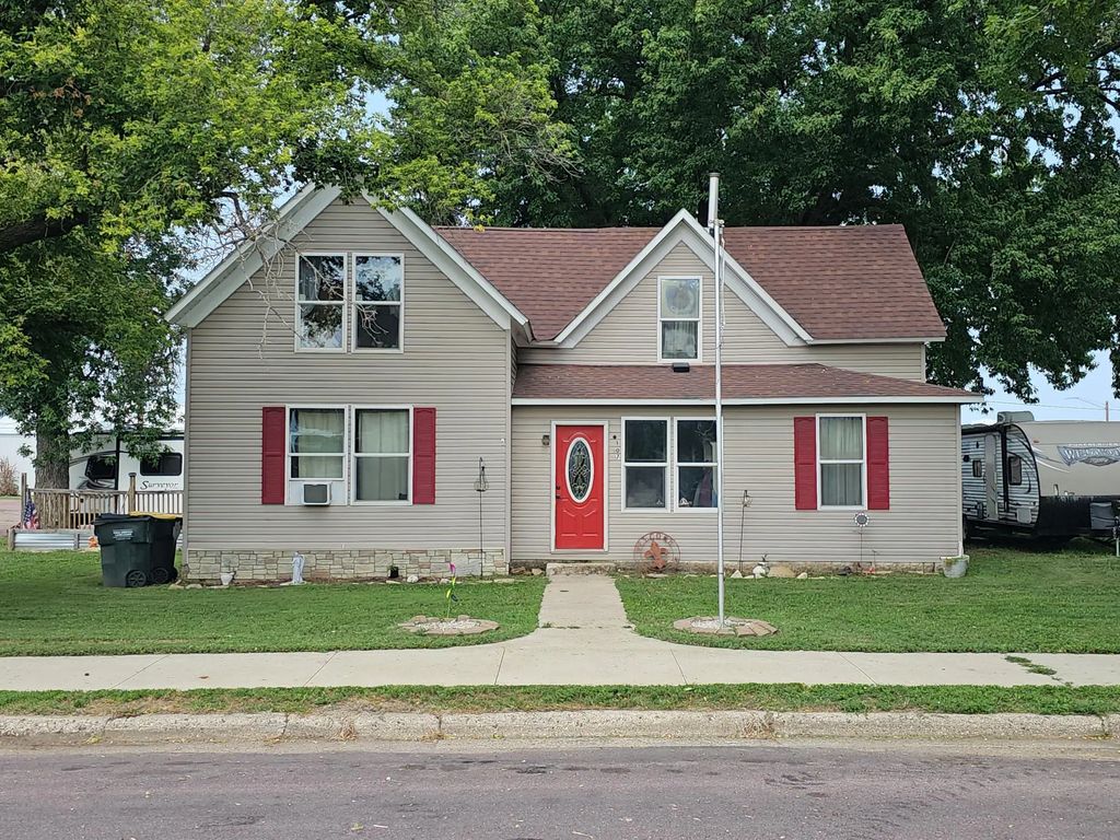107 2nd Avenue E, Lamberton