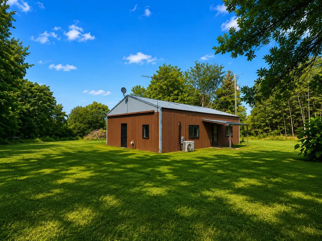 8996 Saint Croix Trail, North Branch