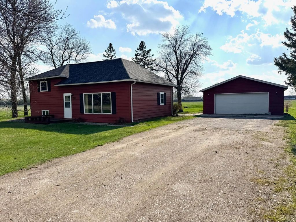 17915 140th Avenue Ne, Thief River Falls
