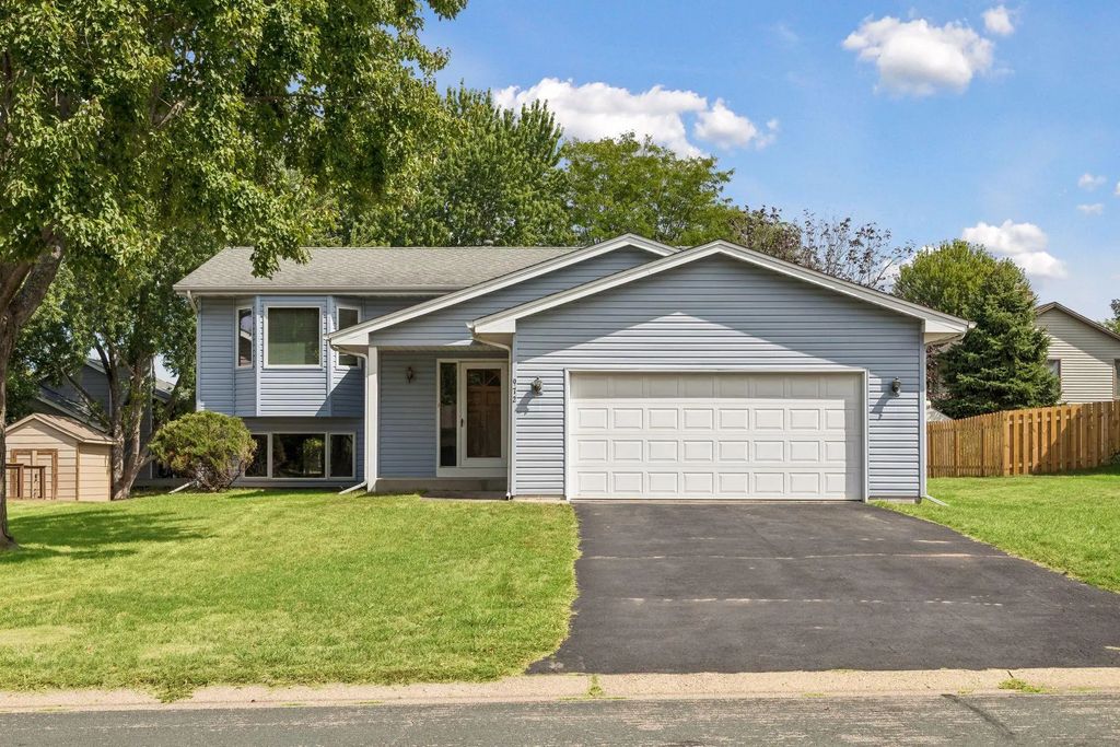 972 Pointe Way, Eagan