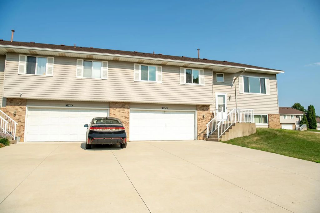 15872 Granada Avenue, Apple Valley