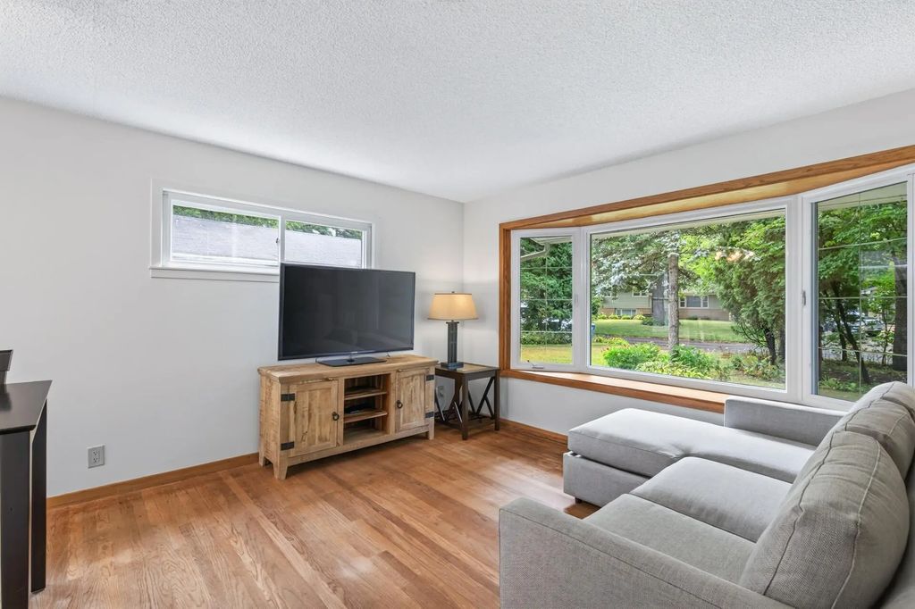 12916 Fairfield Road W, Minnetonka