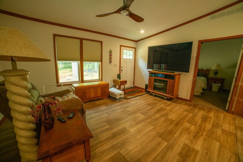 4452 Boone Point Road Nw, Hackensack