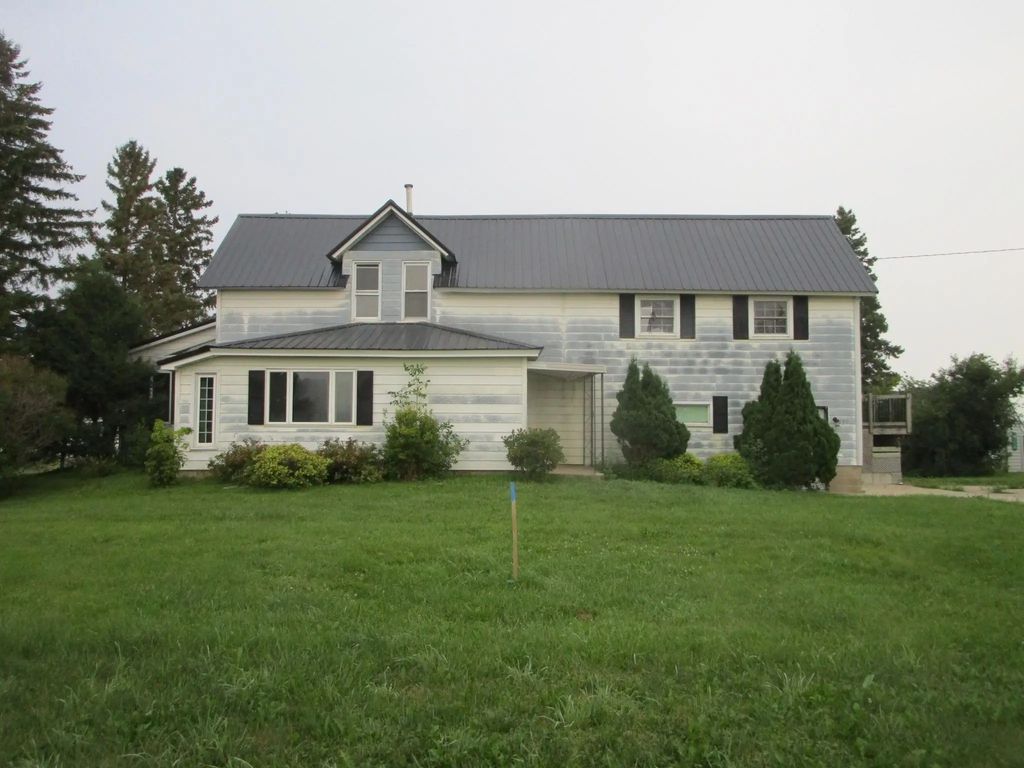 740 E Broadway, Plainview