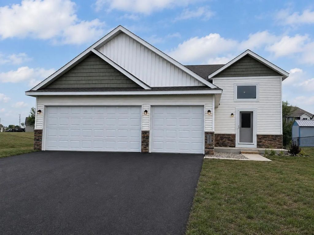 2021 Legacy Drive, Faribault