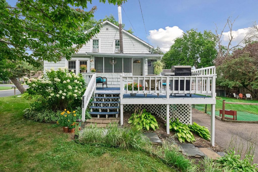7706 Erie Avenue, Chanhassen