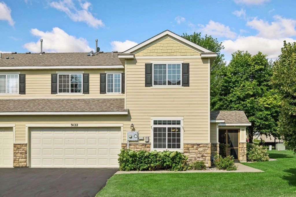 9122 Fox Court, Victoria