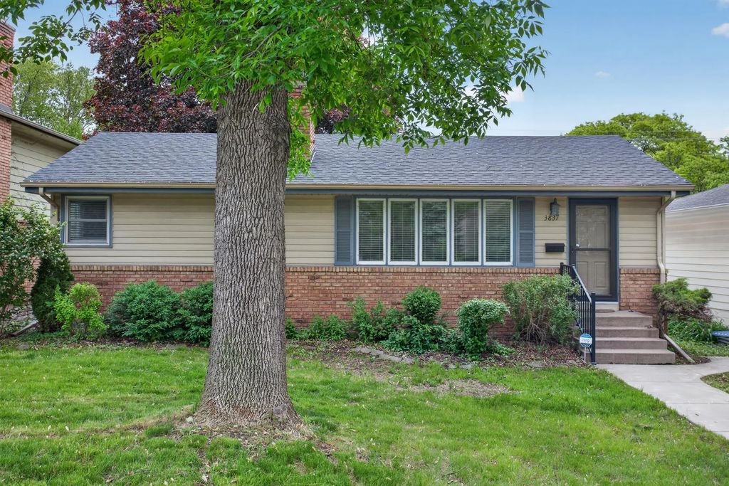 3837 France Avenue S, Minneapolis