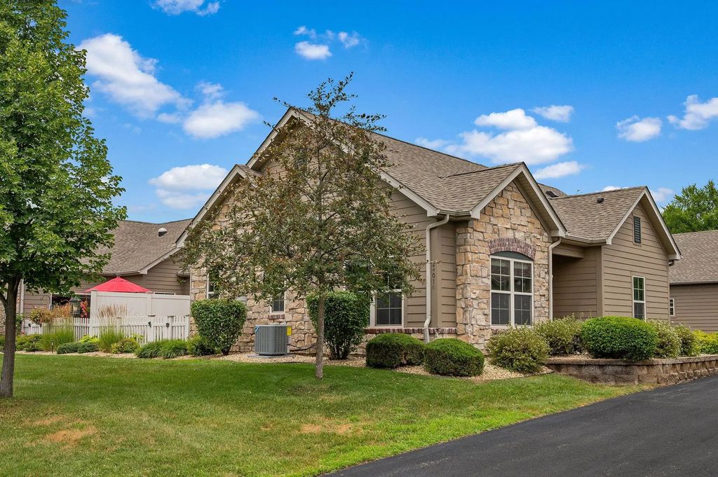 24070 Rivers Edge Road, Rogers