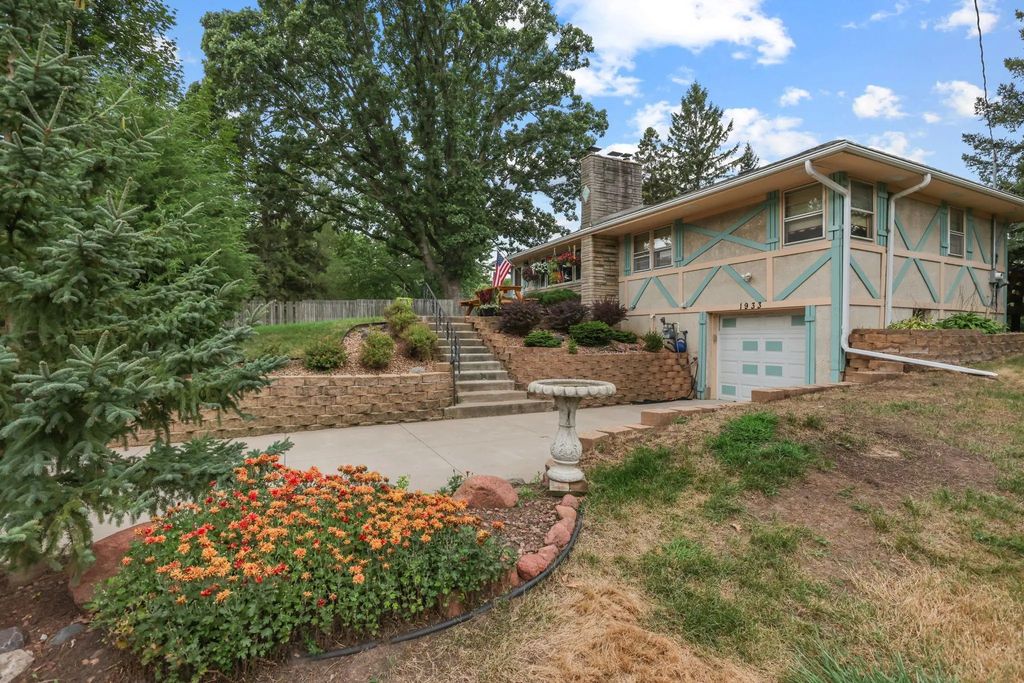 1933 Flandrau Street, Maplewood