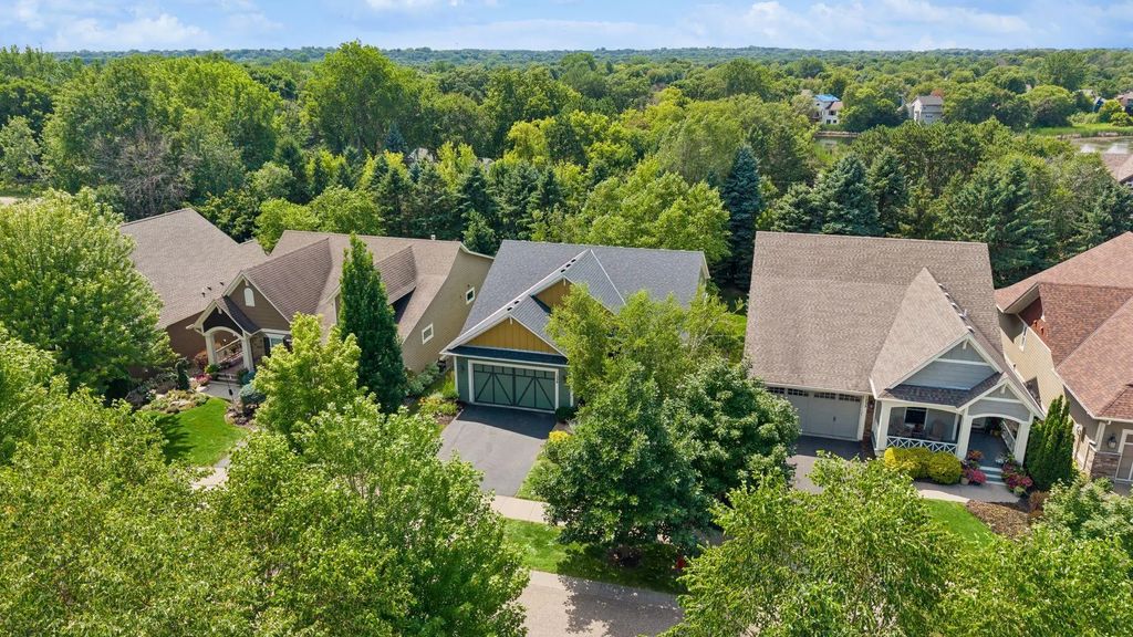 1236 Lakemoor Drive, Woodbury
