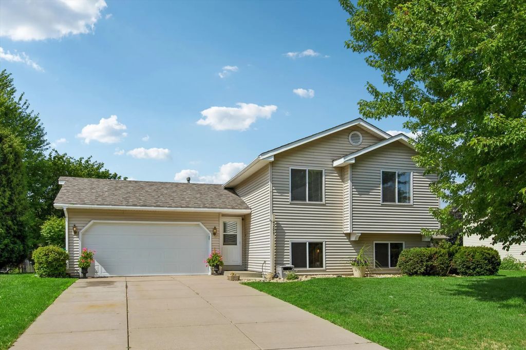 4209 Braddock Trail, Eagan
