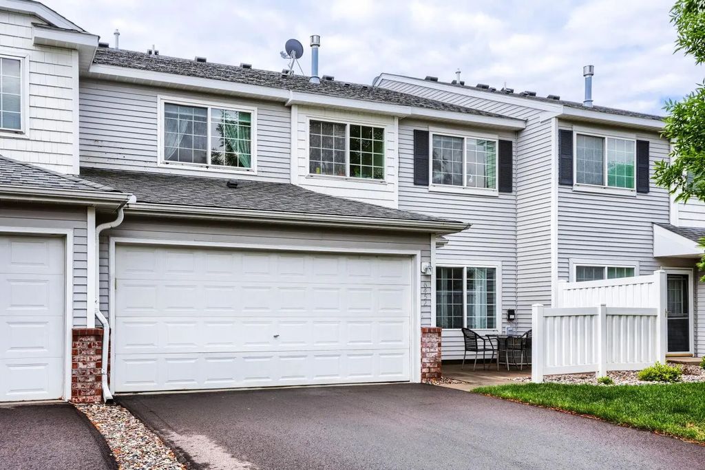 6452 158th Street W, Apple Valley