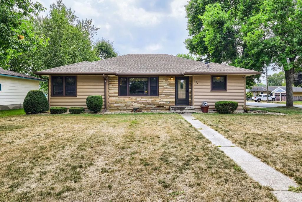 421 13th Street W, Hastings