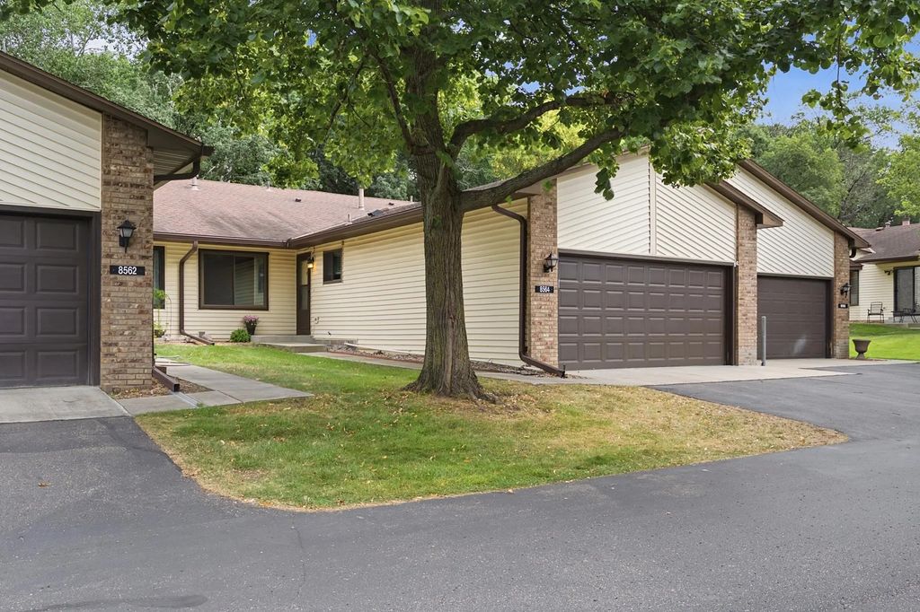 8564 134th Street W, Apple Valley