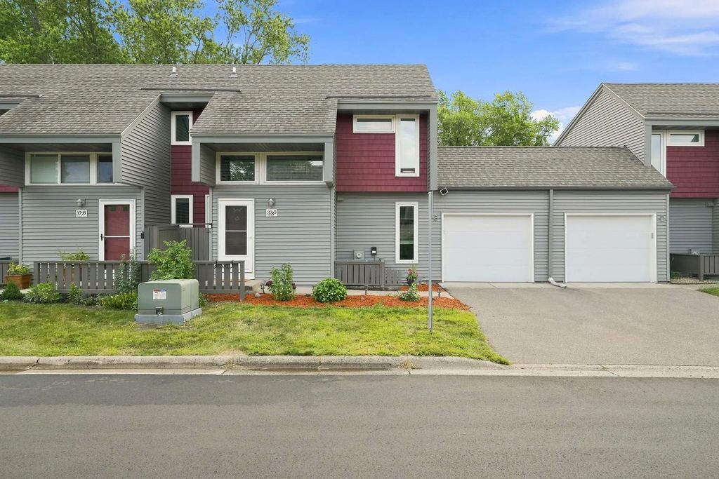 3780 Red Robin Lane, Eagan