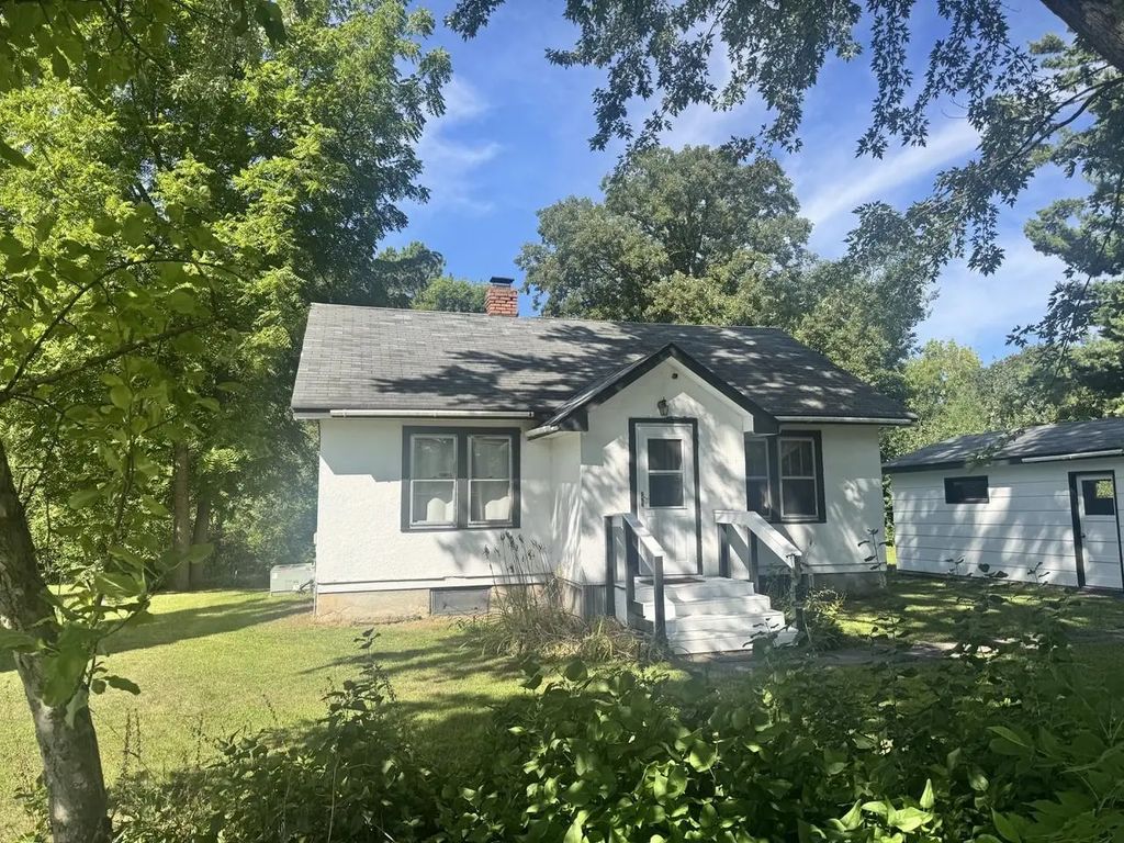 317 Pine Street S, Onamia