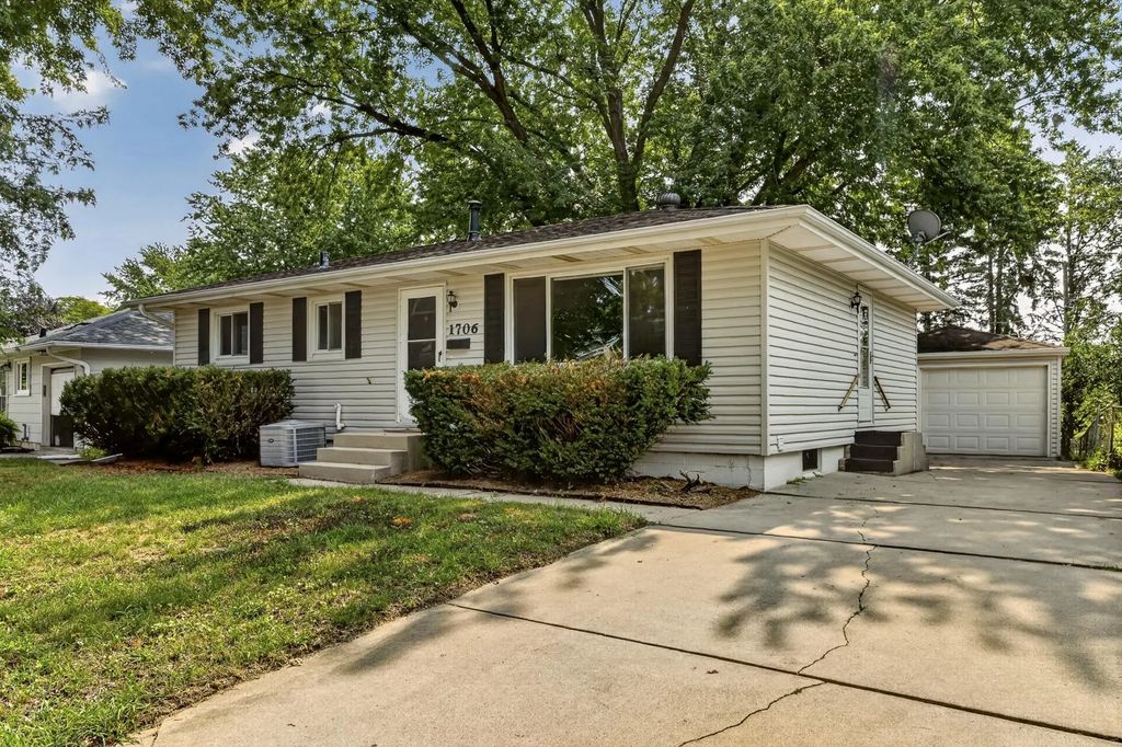 1706 34th Street Nw, Rochester