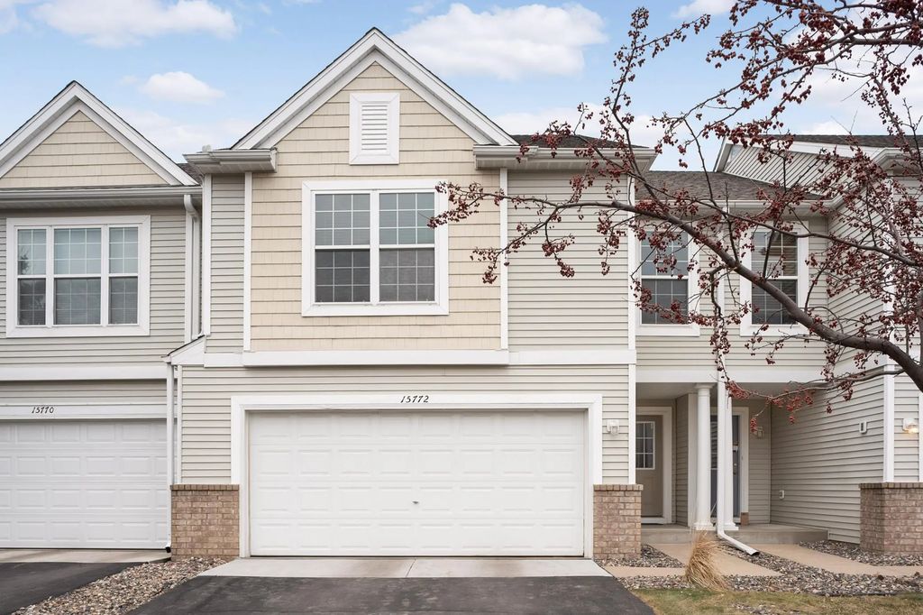 15772 Flan Court, Apple Valley