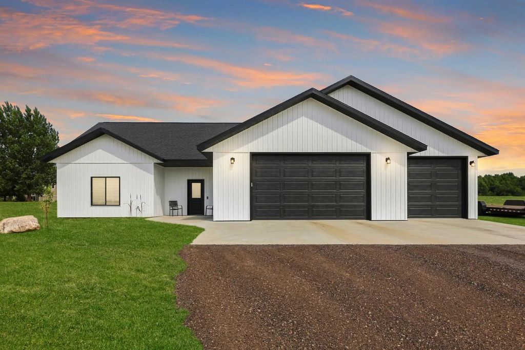15400 Trillium Trail, Lake Park