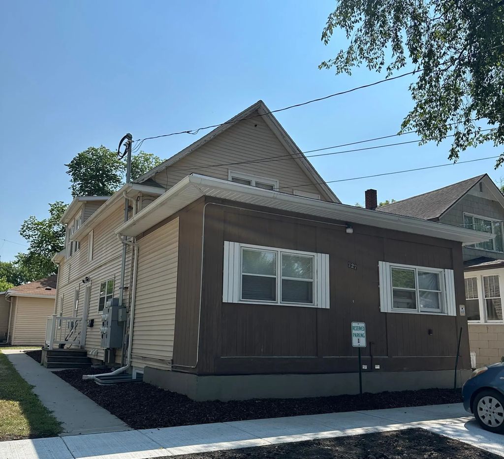 727 3rd Street N, Fargo