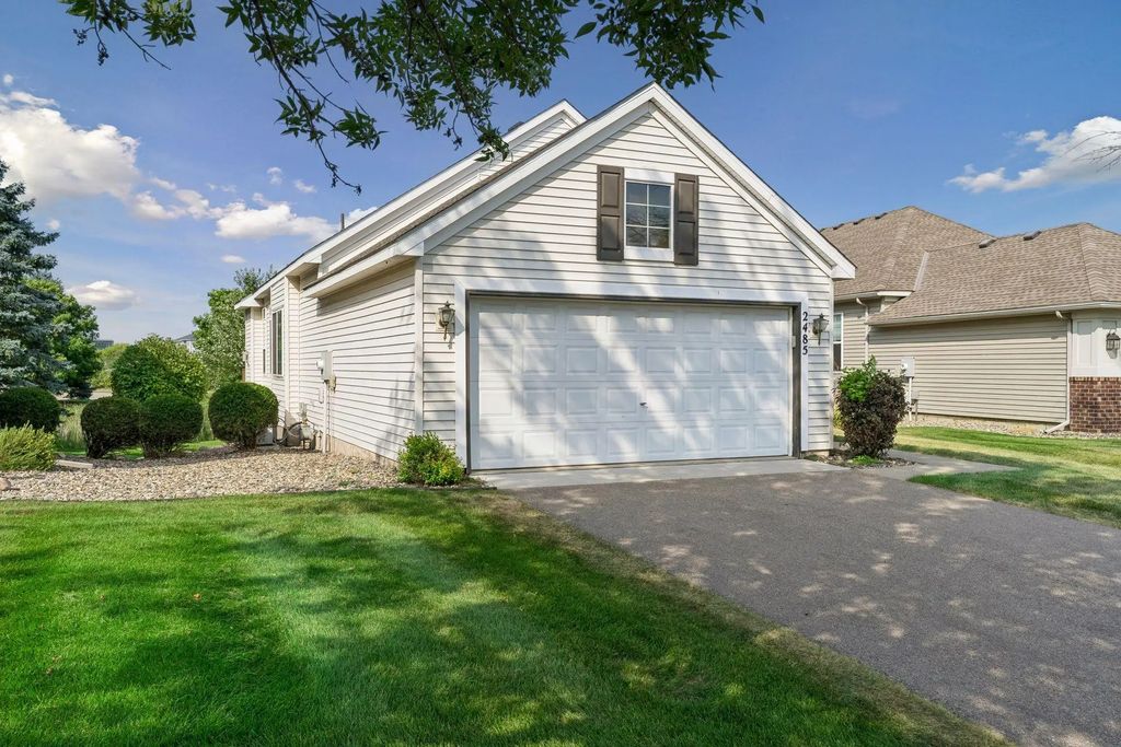 2485 Prairie Oak Trail, Woodbury