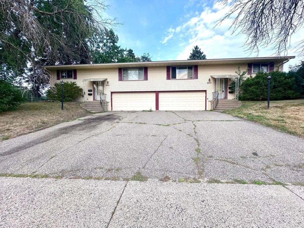 8833 Queen Avenue S, Bloomington