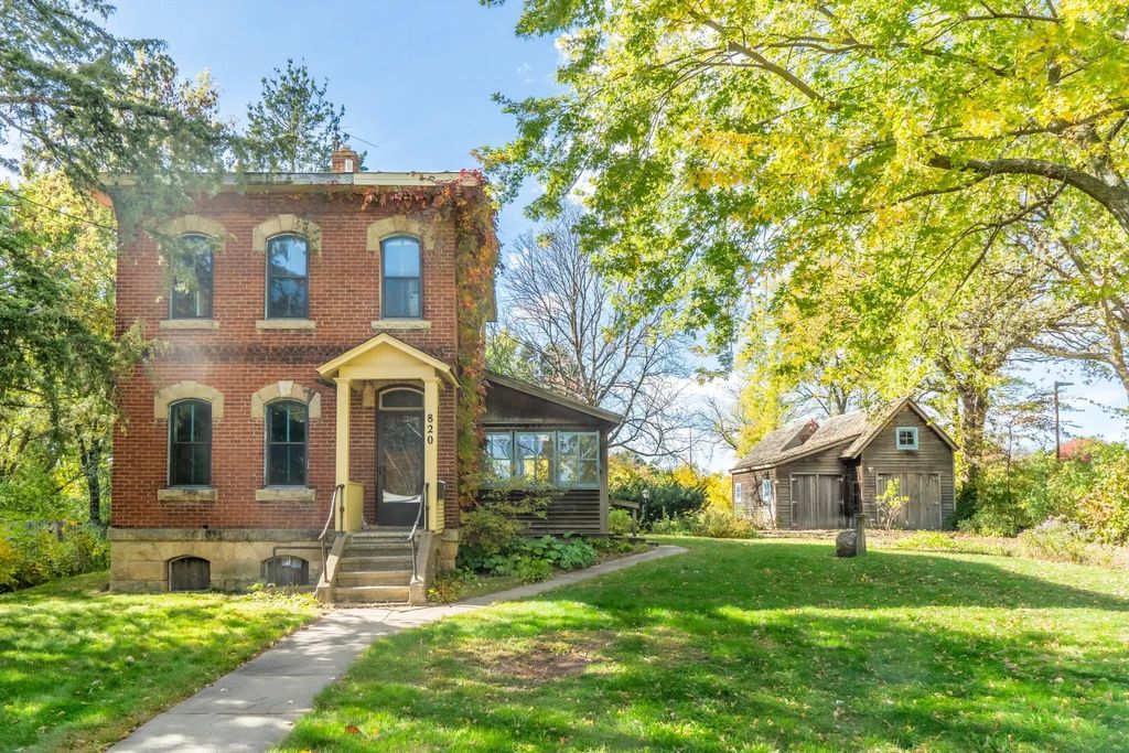 820 Owens Street N, Stillwater