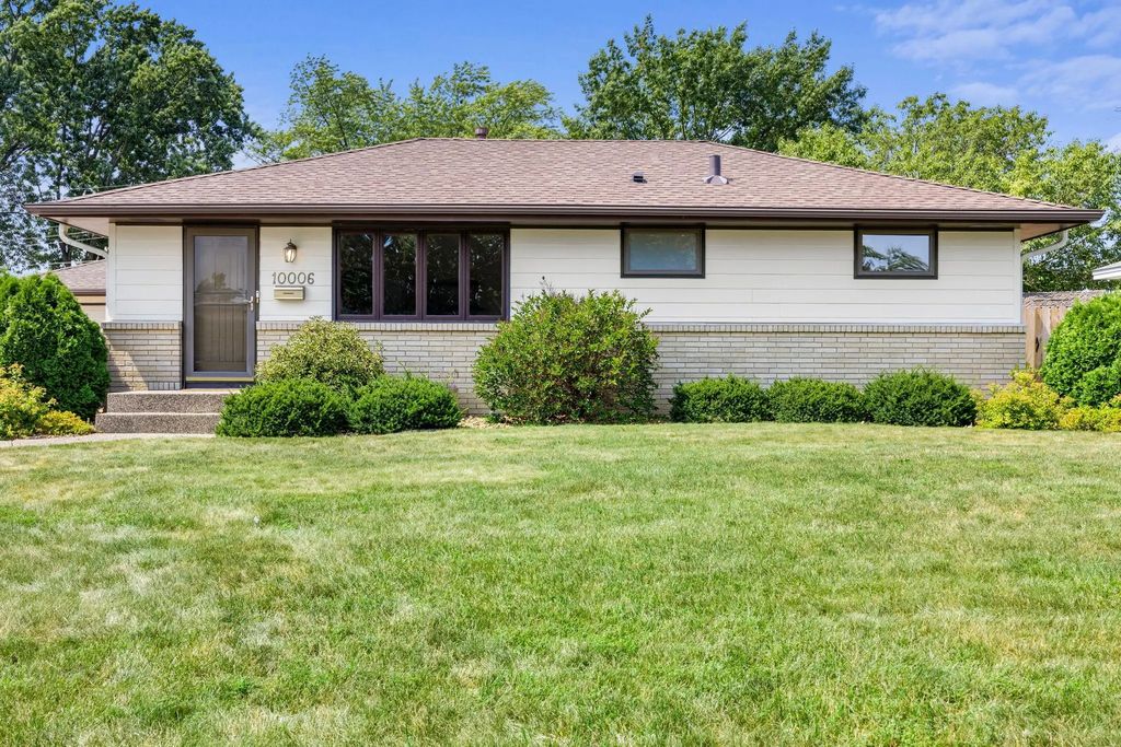 10006 Chicago Avenue S, Bloomington