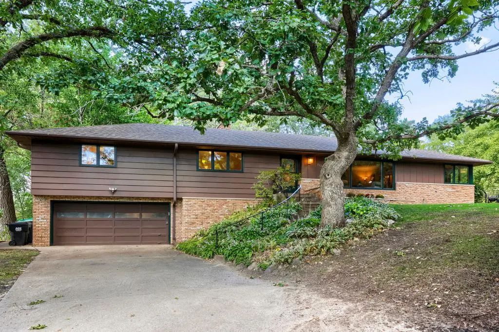 332 Floral Drive W, Shoreview