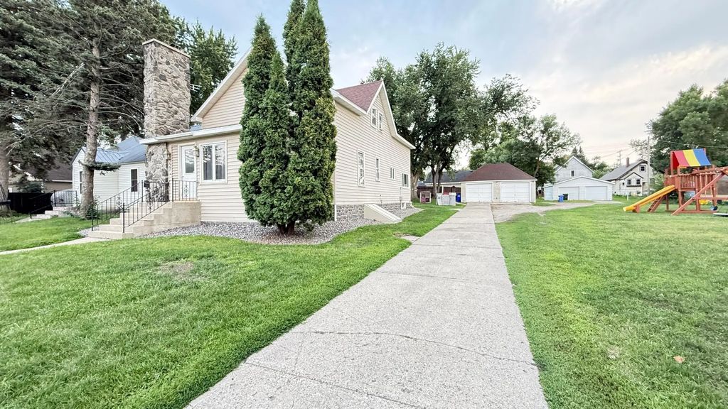 135 5th Avenue, Granite Falls