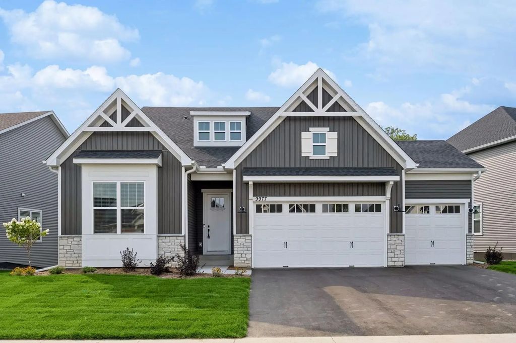 9977 Jack Pine Lane, Corcoran
