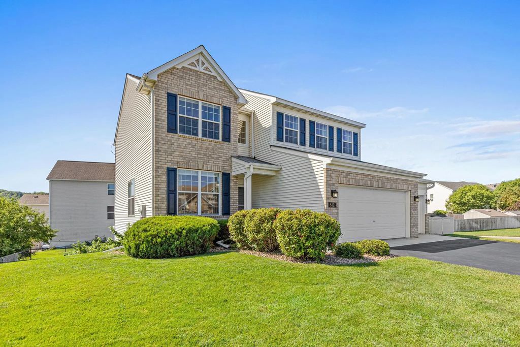 8421 Blazing Star Circle, Shakopee
