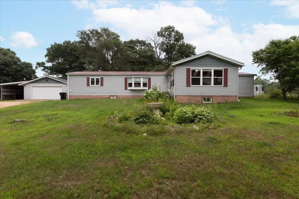 N9912 330th Street, Boyceville