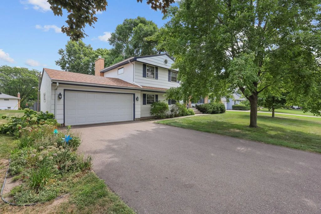 413 Rice Creek Boulevard Ne, Fridley