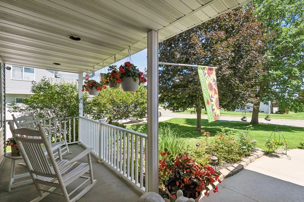 821 Lancer Drive Ne, Owatonna